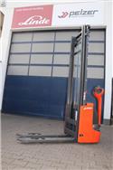 Linde L12, Material Handling