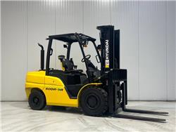Hyundai 50DA-9A, Material Handling