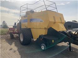 New Holland BB 980 MED PARKLAND VOGN, Square Balers, Agriculture