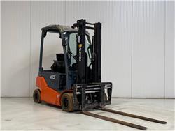 Toyota 8FBM18T, Material Handling