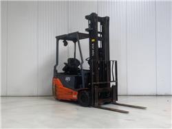 Toyota 8FBE20T, Material Handling
