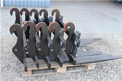 Schäffer Pallegafler JST, Construction Equipment