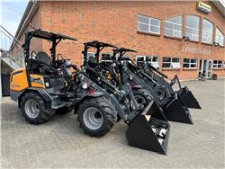 GiANT G2700 HD+ x-tra Nye Giant G2500 & G2700 på lager, Construction Equipment