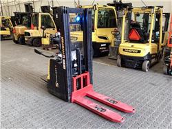 Hyster S1.2SIL, Material Handling