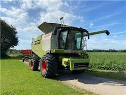 CLAAS LEXION 660 T4I VARIO 930 4 WD / GPS / 11000 L. tan, Combine Harvesters, Agriculture