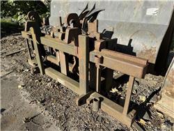 Volvo Pallegafler, Construction Equipment