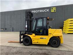 Hyundai 70D-7E, Material Handling