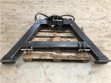 [Other] - - -  KRAN STATIV MED HYDRAULISKE STØTTEBEN, Other Cranes and Lifting Machines, Construction Equipment