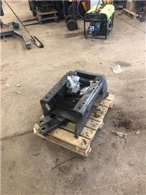 CLAAS 840 C-Matic fast træk med svingbar trækbom, Other tractor accessories, Agriculture