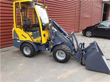 Eurotrac W11 med lang arm, førerhus, skovl og gafler, Mini Loader, Construction Equipment