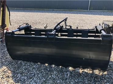 CLAAS 2.3 mtr. Silocutter, Wheel Loaders, Construction Equipment