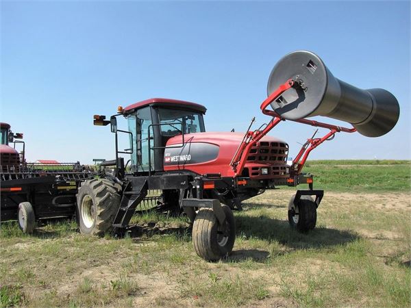 MacDon M150, Swathers/ Windrowers, Agriculture