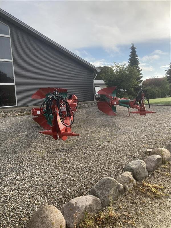 Kverneland 6300S Variomat 8 furet, krop 28, Reversible ploughs, Agriculture