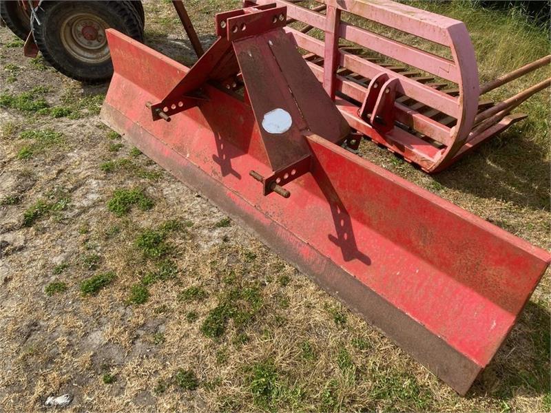 Holsø 2.5 M, Blades, Construction Equipment