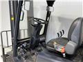 Doosan G25P-5, Material Handling