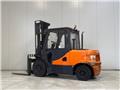 Doosan D50SC-5, Material Handling